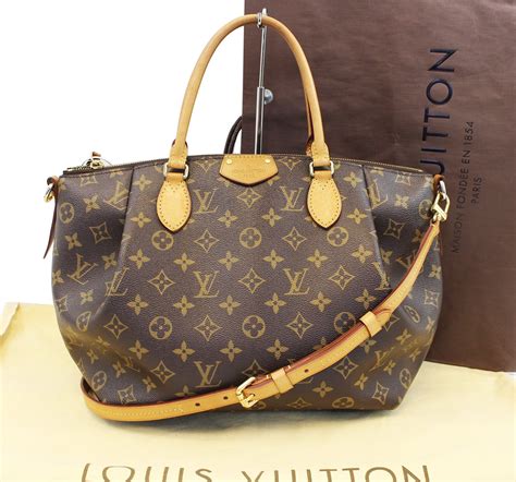 bay louis vuitton purse